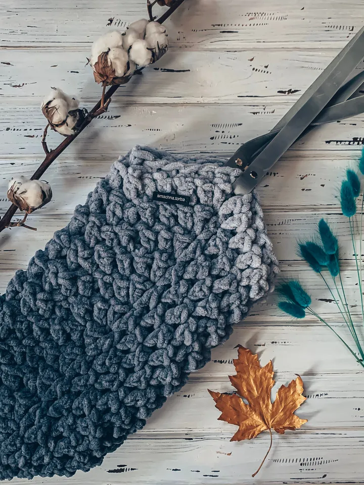 Silver plush bag, crochet grey tote with leather handles, market farmers pound