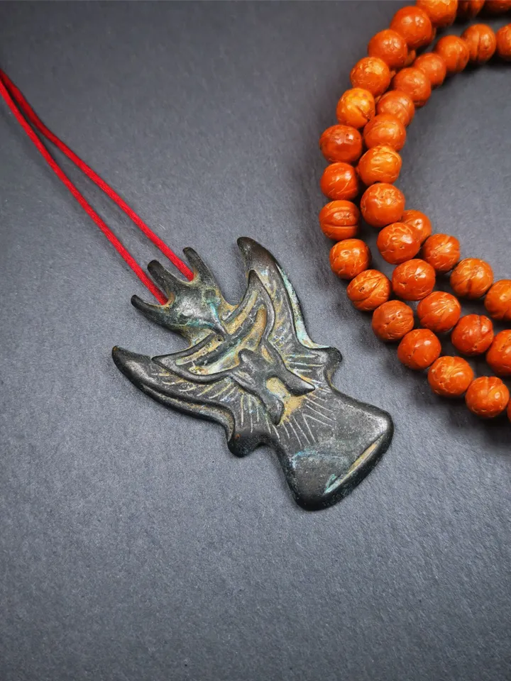Gandhanra Antique Tibetan Buddhist Amulet Pendant - Garuda - The Golden-Winged Bird, Crafted from Thokcha,Size 2.28" * 1.5"