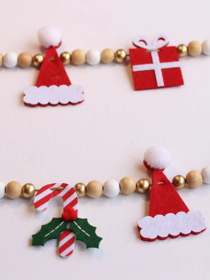 Christmas garland, Rustic home decor, felt bunting, Festive decoration