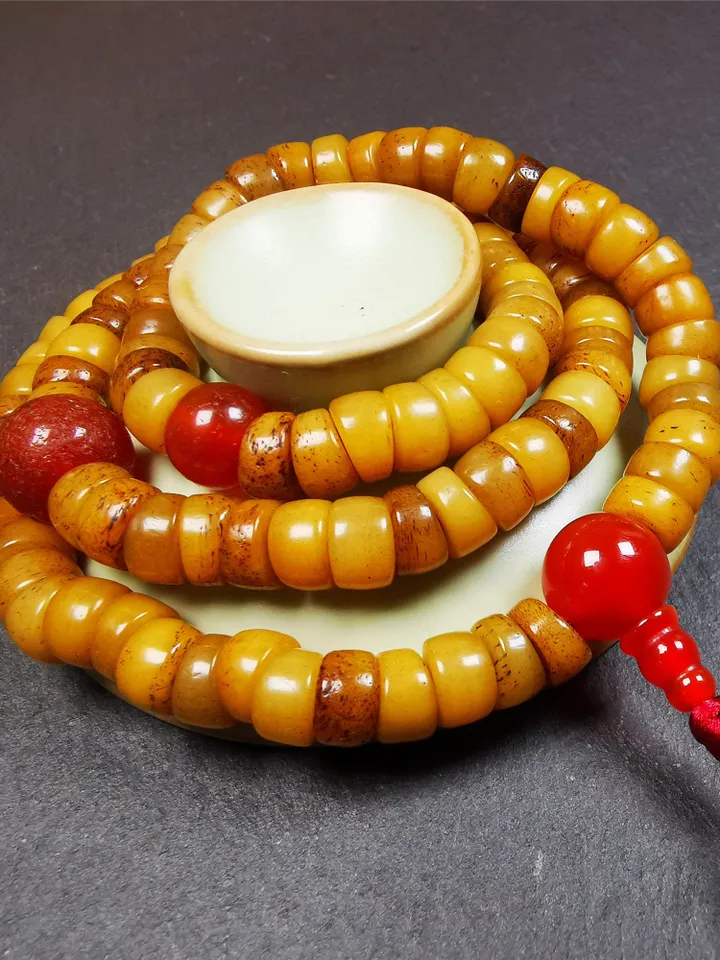 Gandhanra Old Tibetan 108 Yak Bone Mala,Bevel Cut Prayer Beads Necklace,Rosary Beads for Meditation,Diameter 0.32", Circumference 20"