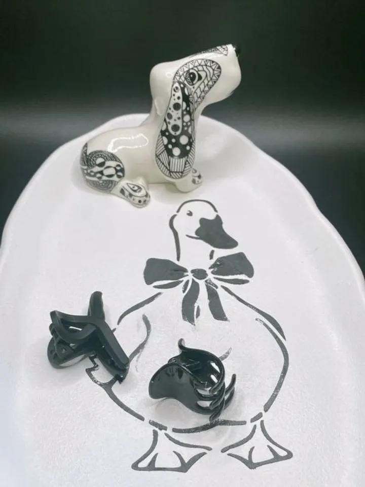 Decorative plaster tray with a pattern