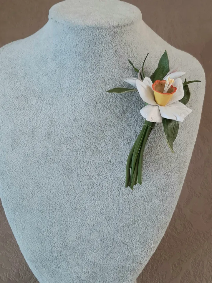 White daffodils leather brooch 3rd anniversary gift for wife, Leather women's jewelry, art.5