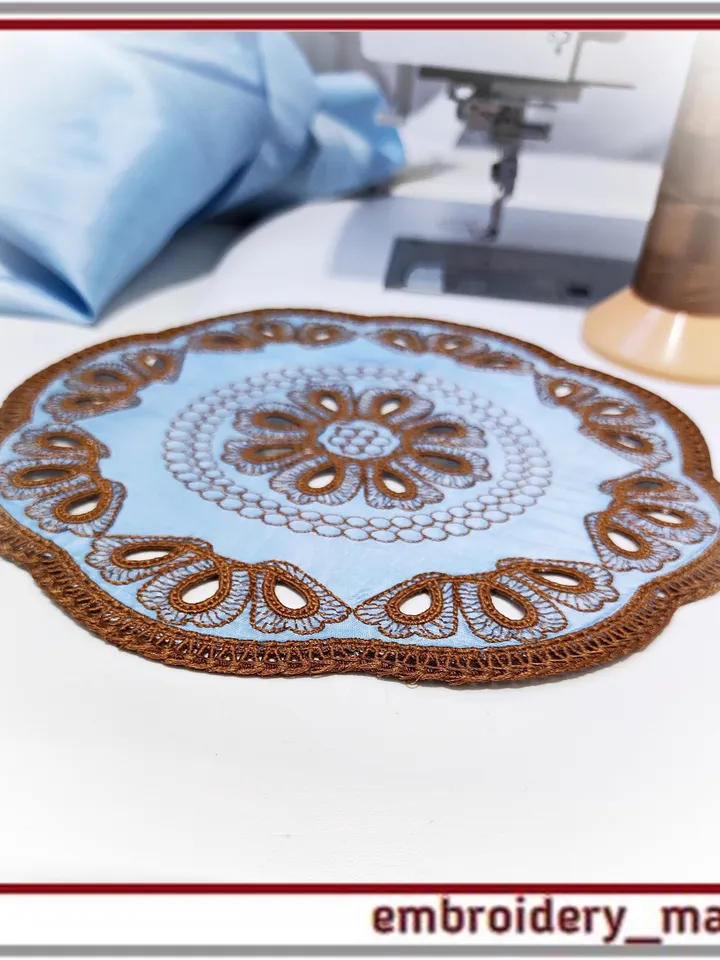 In the hoop Cutwork napkin and 3 elements in 2 sizes Machine Embroidery Designs