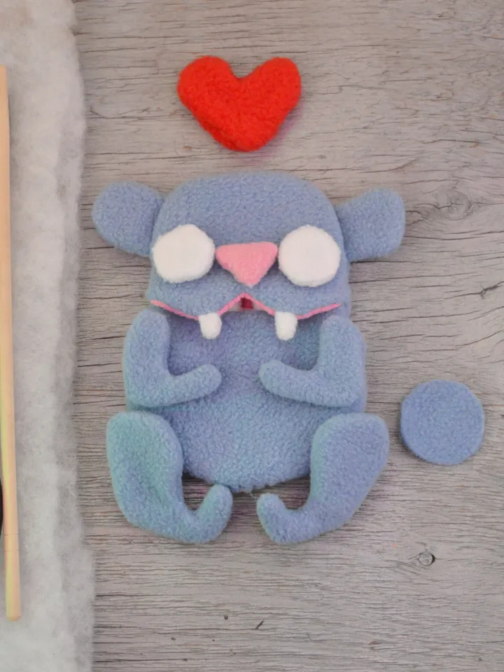 Fleece Plush Toy Pattern β Softie Bear with Heart PDF Tutorial