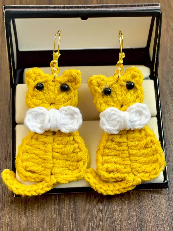 Crochet Cat Earrings Tutorial - Easy Handmade Micro Crochet Jewelry - Unique Present for Cat Lovers and DIY Enthusiasts