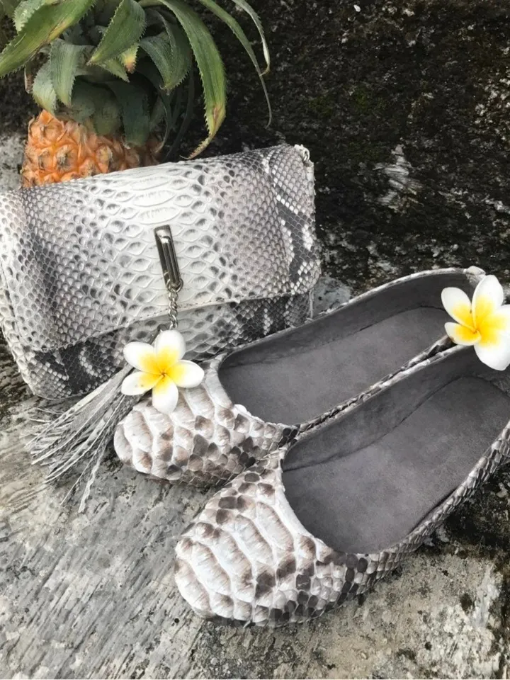 Python skin balet shoes | Woman flat shoes | exotic leather shoes | snake print flat mules | Genuine python gray flat shoes | elegant shoes