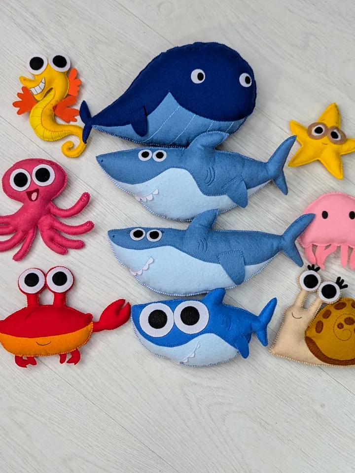 Fiona the Fish | Finny The Shark | Cartoon For Kids | Super Simple Songs | Toy felt