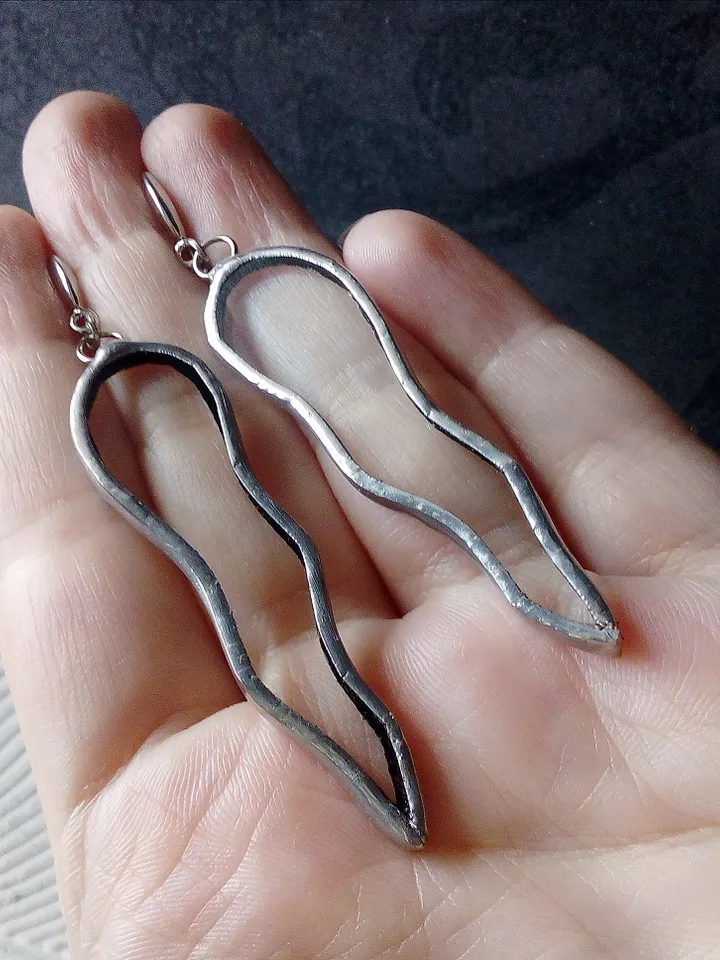 Octopus tentacle earrings, clear glass Dangle earrings, simple stained glass, Wavy curved earrings