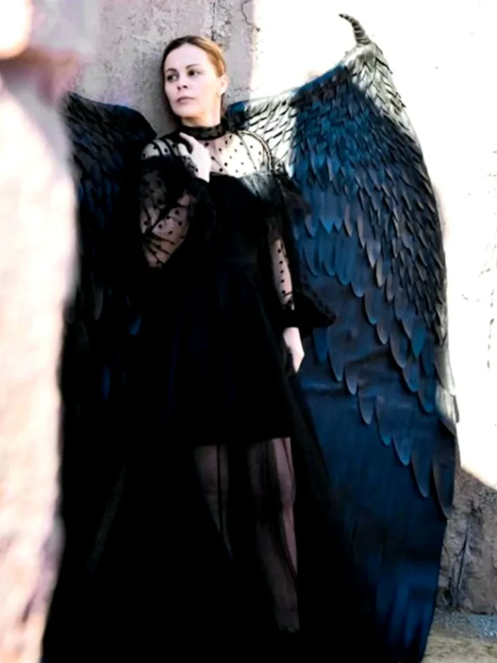 Maleficent wings with claws Maleficent costume, Black wings, Maleficent cosplay, show wings, Adult Angelic wings