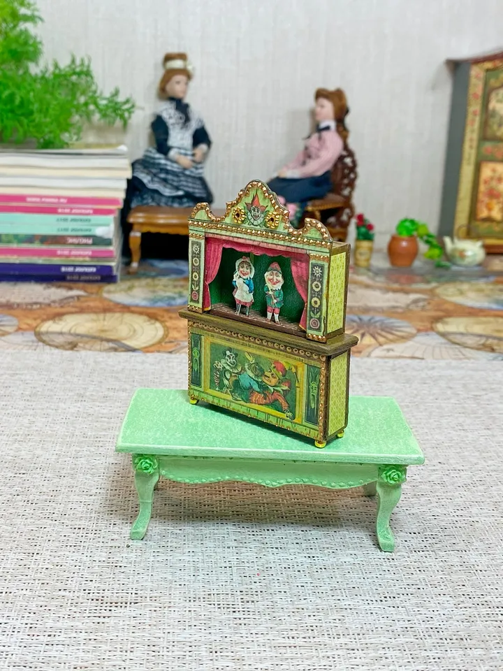 Tutorial and digital printing for creating a puppet theater.1:12
