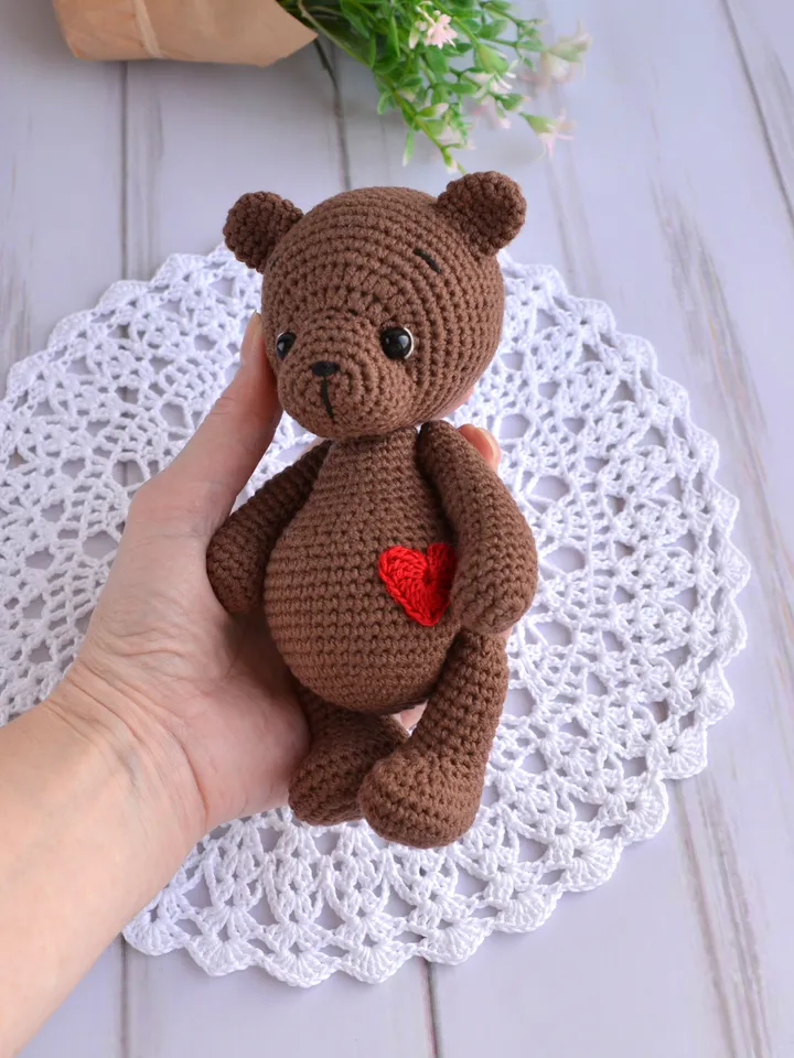 Bear crochet pattern, Bear with a heart