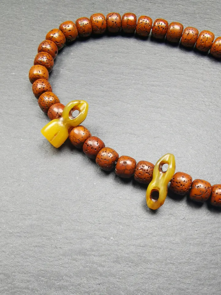 Gandhanra Tibetan Bone Carved Amulet Vajra and Bell, Hand-Carved Pendant for Mala,Prayer Beads,17mm × 10mm
