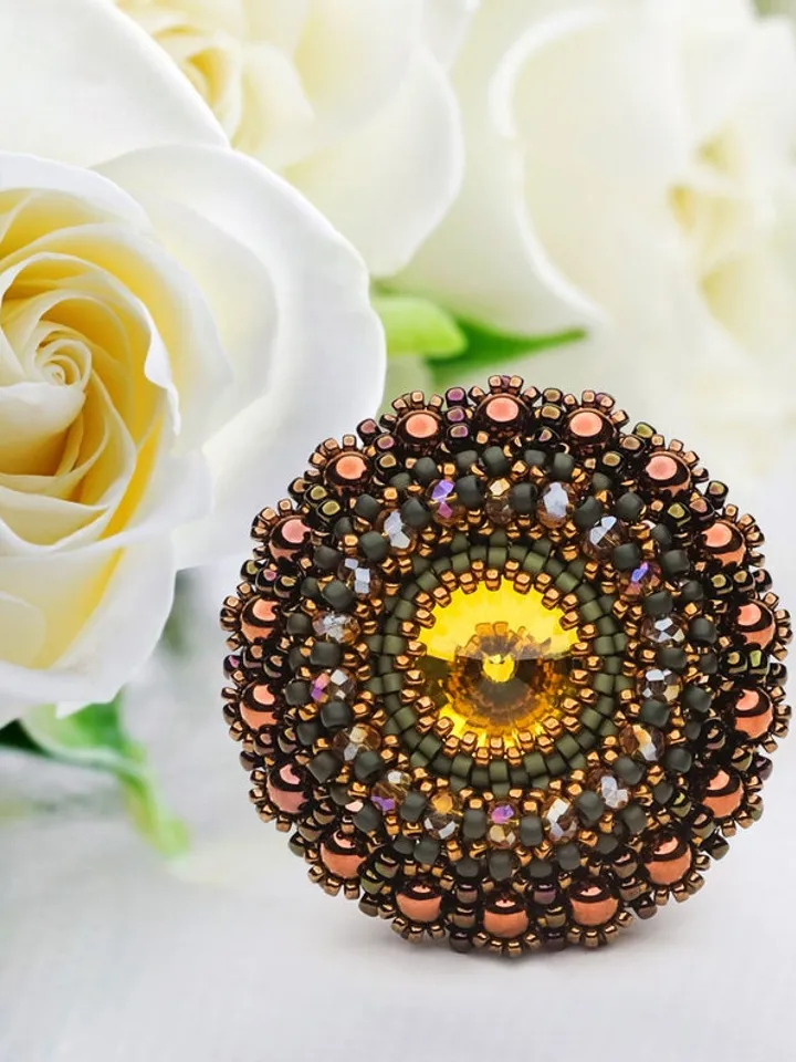 Round bead brooch