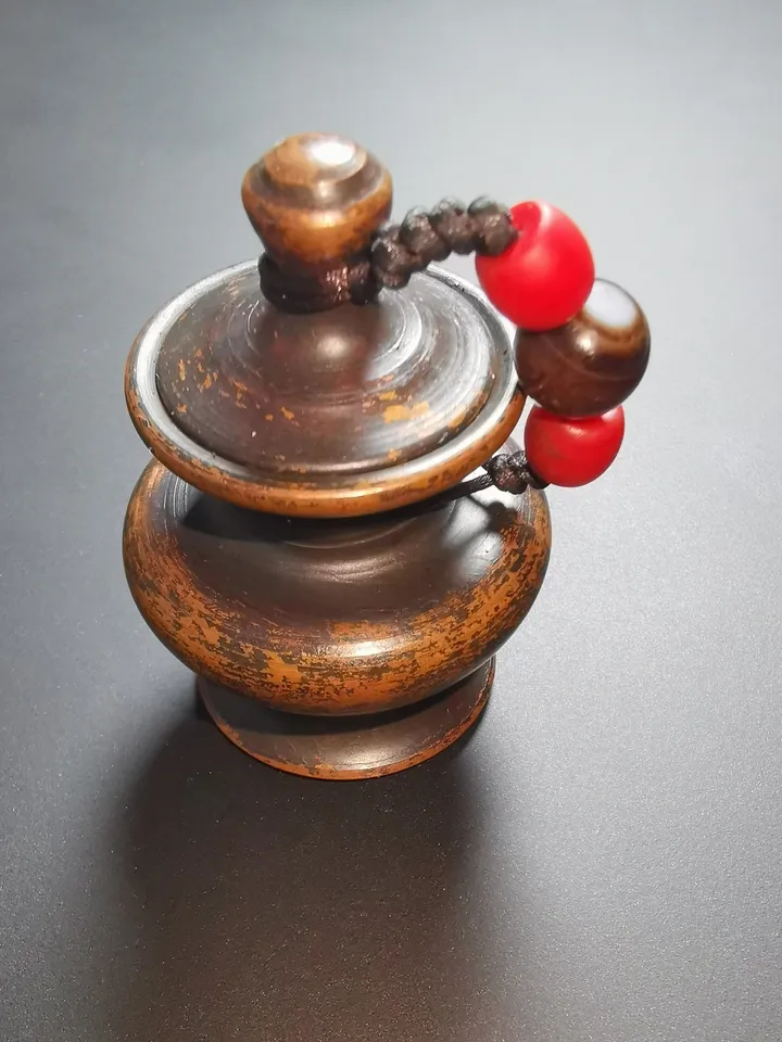 Gandhanra Vintage Mini Copper Jar with Lid,Handmade in Tibet, for Collectibels and Ornament