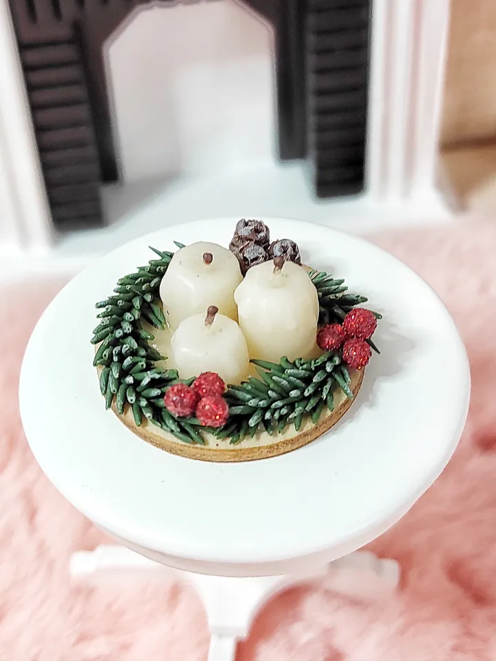 Christmas candles for dolls and dollhouses - doll house decorations for Christmas - candles for dolls - dollhouse decor