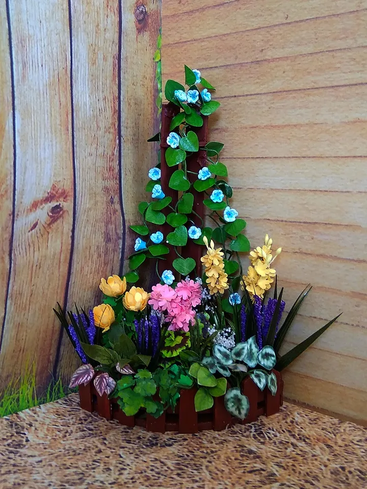 Corner front garden for the puppet garden.1:12 scale.