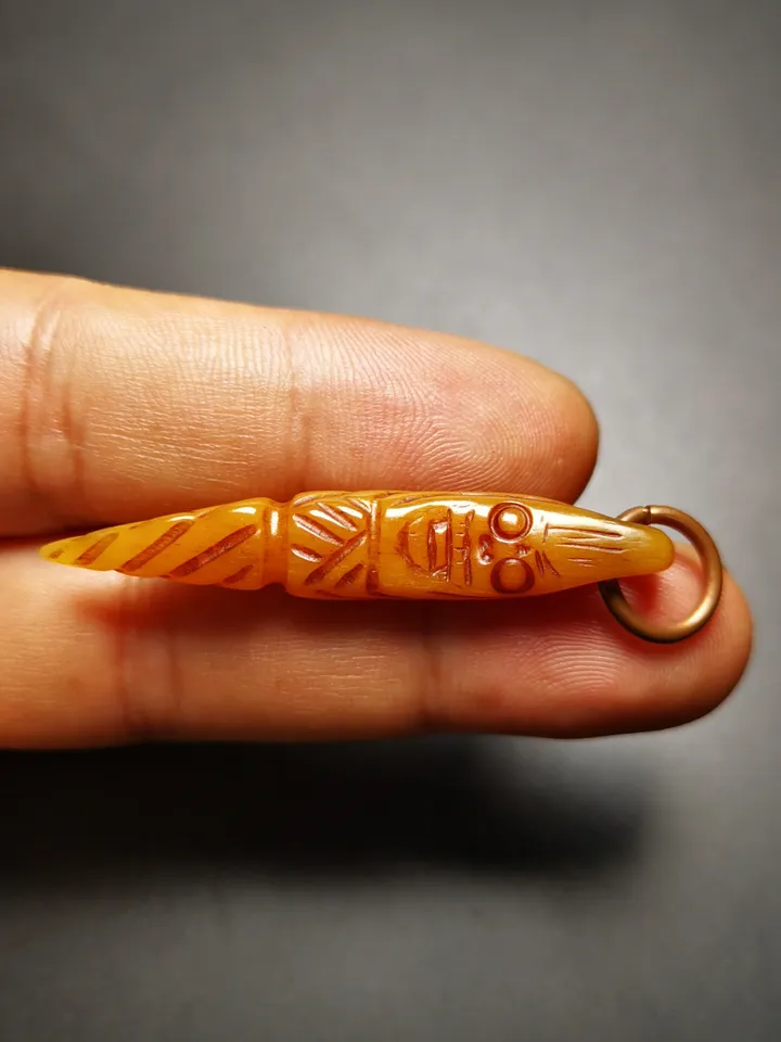 Gandhanra Tibetan Bone Carved Amulet Kila(Dorje Phurba), Skull Smasana Pattern,Hand-Carved Counter Pendant for Mala,Prayer Beads