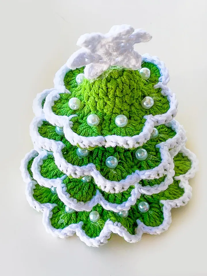 Crochet Christmas Tree Pattern, Beginner-Friendly Amigurumi Decor for DIY Holiday Decorations and Festive Gift Ideas