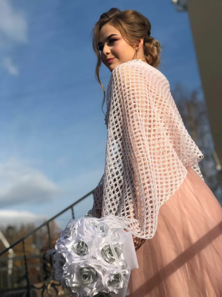 White bridal cape,wrap.Wedding cape for bride,Merino wool shawl for woman,Hand knit scarf,21st birthday gift for her