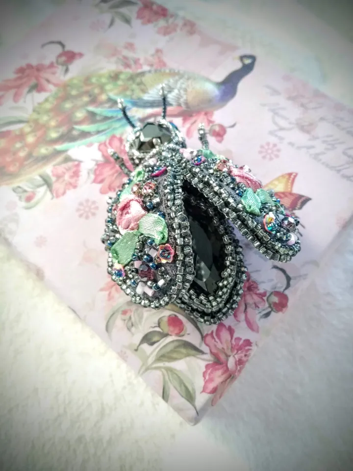 Handmade crystal beetle brooch for women, bug brooch pin, gift for her, insect jewelry, beetles jewelry, gift for mom