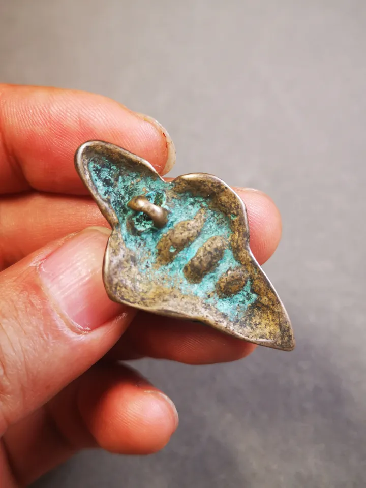 Gandhanra Handmade Shankha(Divine Conch) Badge,Tibetan Buddhist Protective Amulet Pendant,Made of Lima Brass