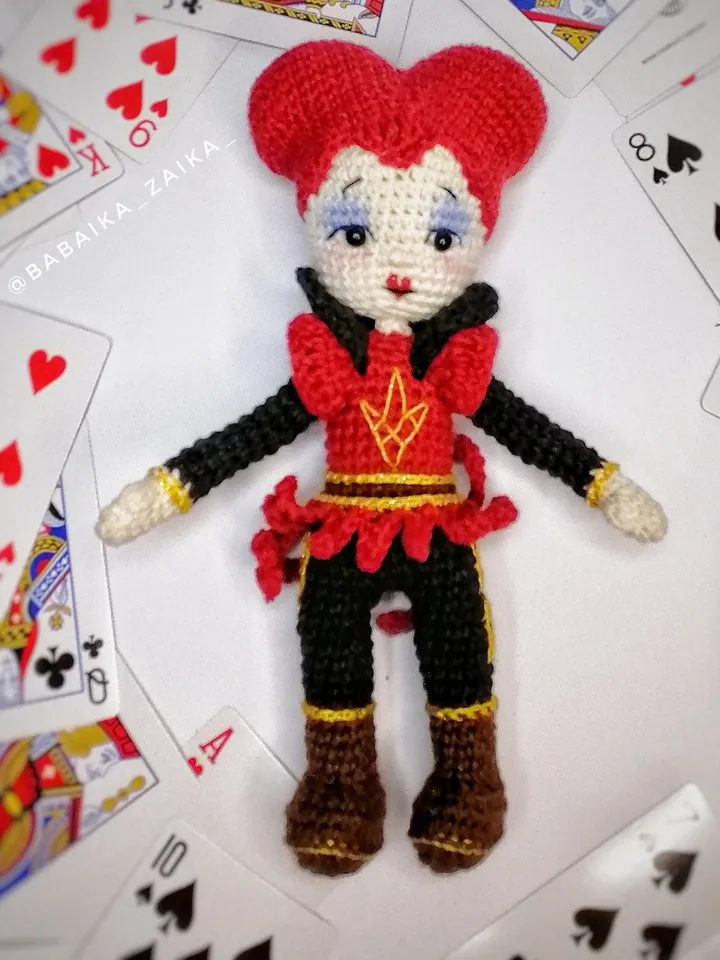 PDF Crochet Red Queen of Hearts Pattern doll, Alice in Wonderland, Red Queen Amigurumi , Pattern Crocheted doll with hair, Amigurumi doll