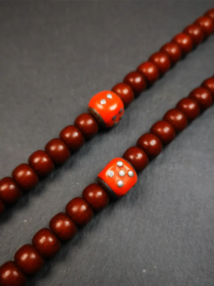 Gandhanra 1 Pair of Old Plastic Dice Beads,Marker Beads for Mala Necklace,Prayer Beads Accessories,0.47&quot; × 0.47&quot;