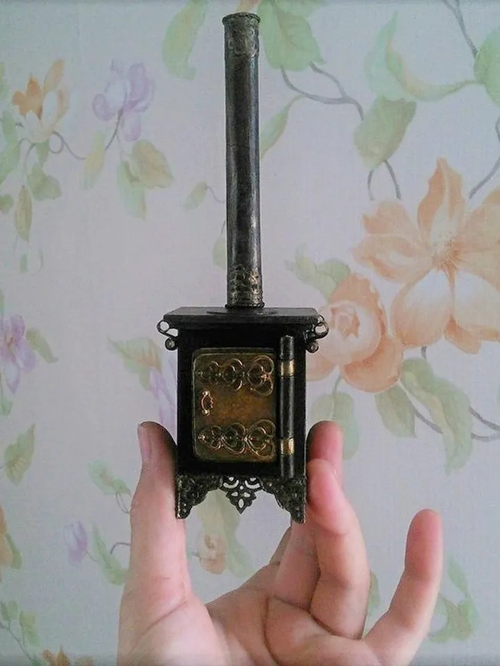 Vintage doll oven. Dollhouse miniature.1:12 scale.