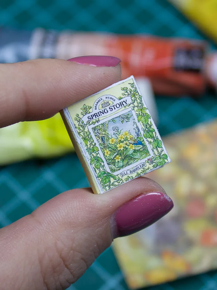 TEMPLATE 4 Miniature Brаmbly Hedgе books on 1 page