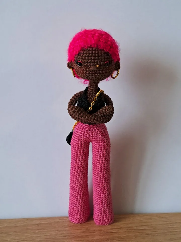 Dark skin crochet doll. African american doll in pink. latina doll. Crochet african doll, miniature doll.
