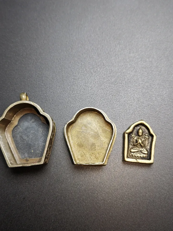 Gandhanra Antique Handmade Gau Ghau Shrine, Je Tsongkhapa,Losang Drakpa,Je Rinpoche,Mini Tibetan Buddhist Altar Amulet Pendant