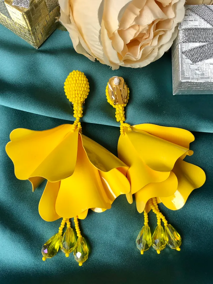 Impatiens Crystal Flower Drop Earrings clip-on