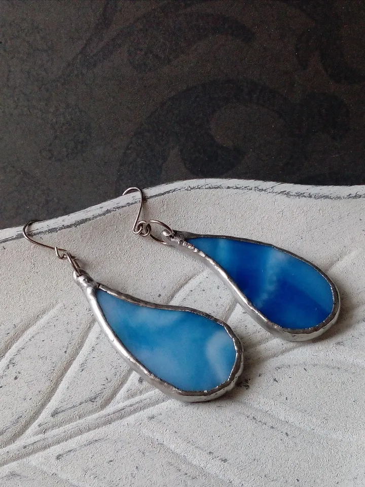 Light blue drop earrings, wavy earring, leaf shape earrings, simple stained glass, kawaii earrings, Dangle earrings