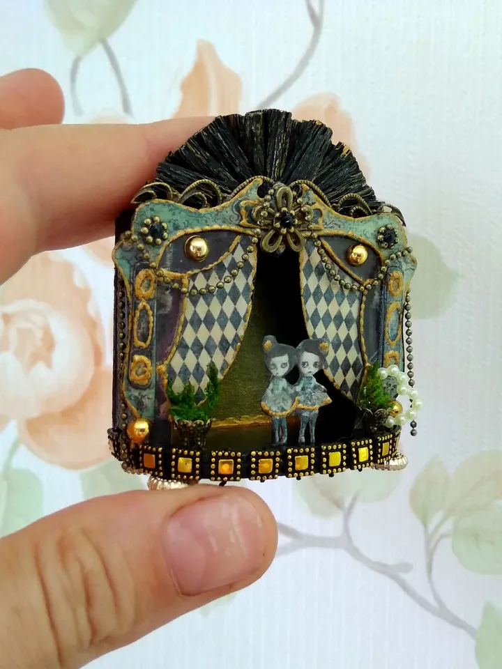 Miniature puppet theater for doll houses.1:12 scale.