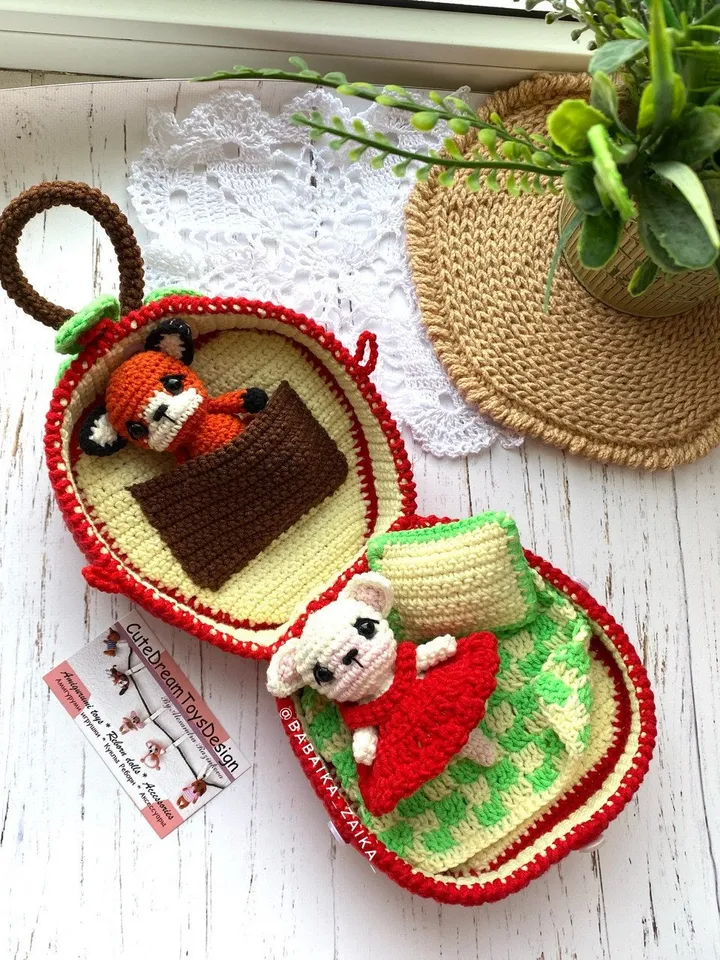 PDF Crochet Pattern Foxes in Apple, Amigurumi baby fox pattern, Crochet Bag, Cute fox, Animal pattern, Amigurumi animal, Crochet animal
