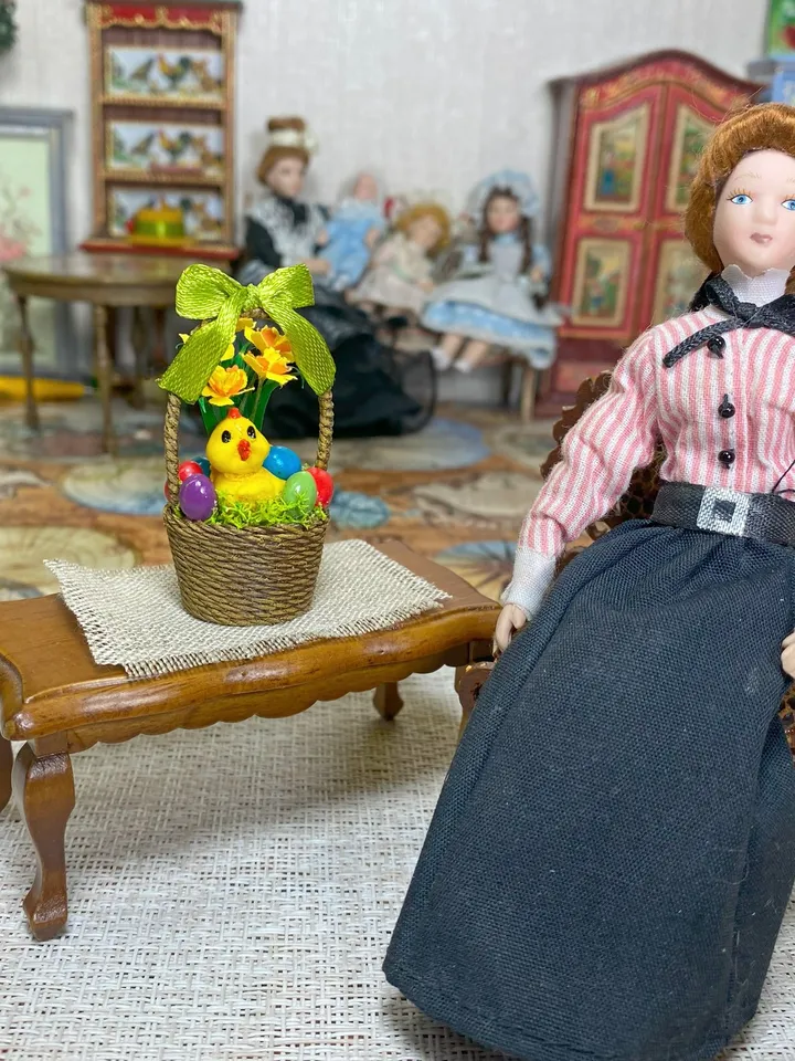 Easter basket for dollhouse. Easter miniature. 1:12.