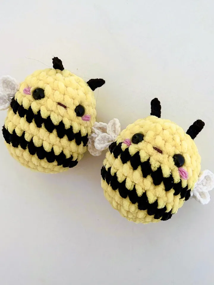 Crochet bee pattern Amigurumi bee plushie tutorial Easy pattern for beginners