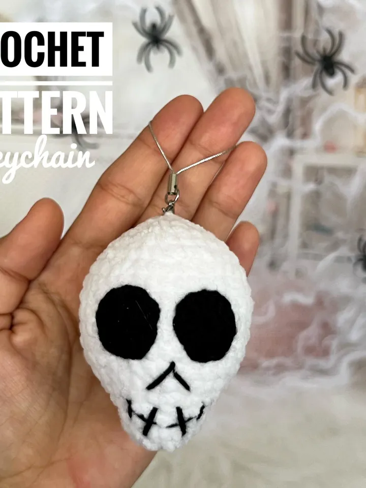 CROCHET PATTERN Skull toy Keychain skull Halloween decor Amigurumi tutorial PDF file