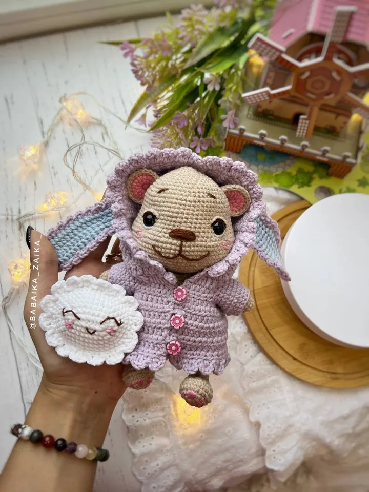 PDF Crochet Pattern Teddy Bear with a Cloud Pillow, Small Toy Pattern, Crochet Cloud, Animal Pattern, Amigurumi bear pattern Amigurumi cloud
