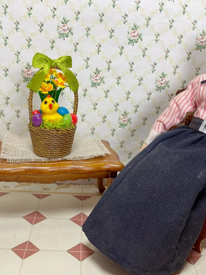 Easter basket for dollhouse. Easter miniature. 1:12.