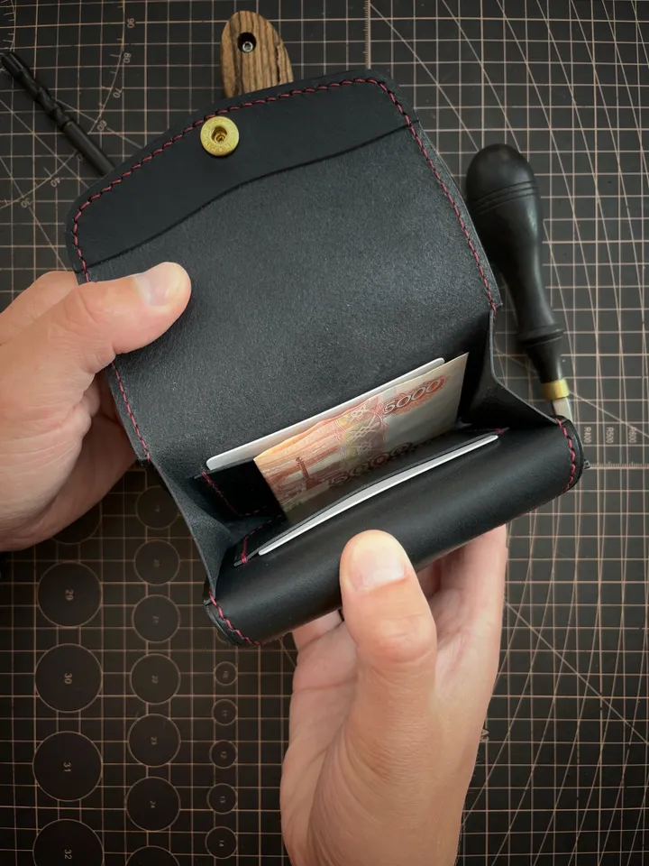Pattern of a mini women's wallet - Pattern of a leather wallet - Download PDF & video TUTORIAL. Punch pitch 4 mm.