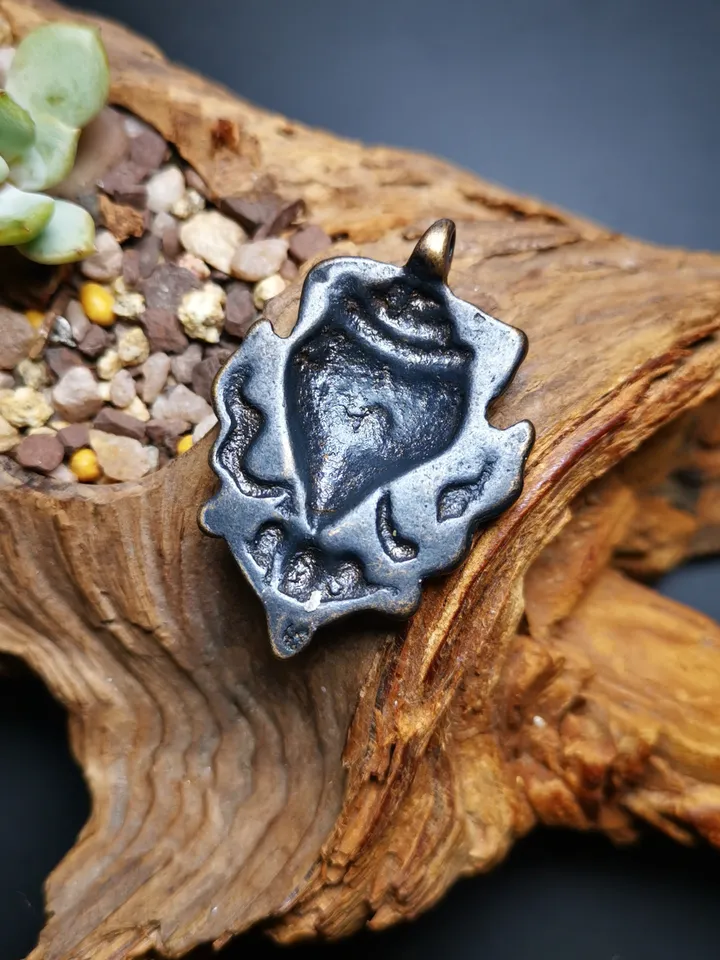 Gandhanra Handmade Shankha,Divine Conch Badge,Tibetan Buddhist Amulet Pendant