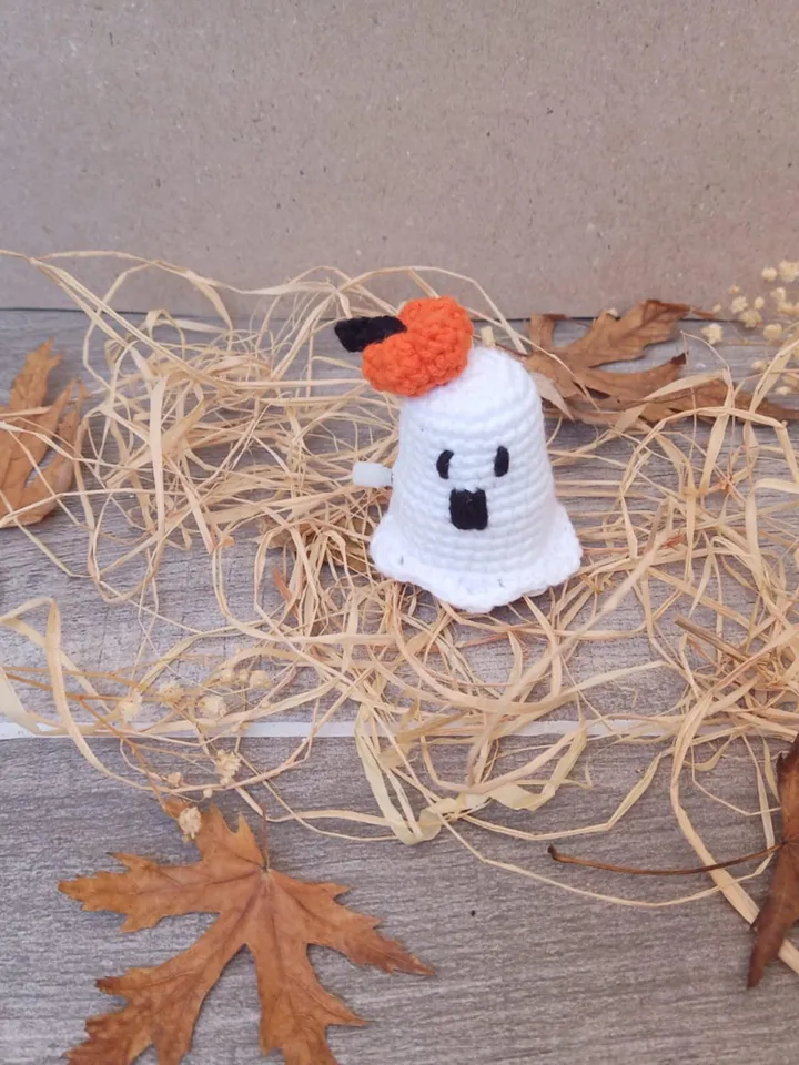 Crochet Halloween Mini Ghost Walking Toy, Trend Ghost Crochet Cute Plushie Gift, Custom Ghost Amigurumi, Halloween Plush, Crochet Ghost Toy