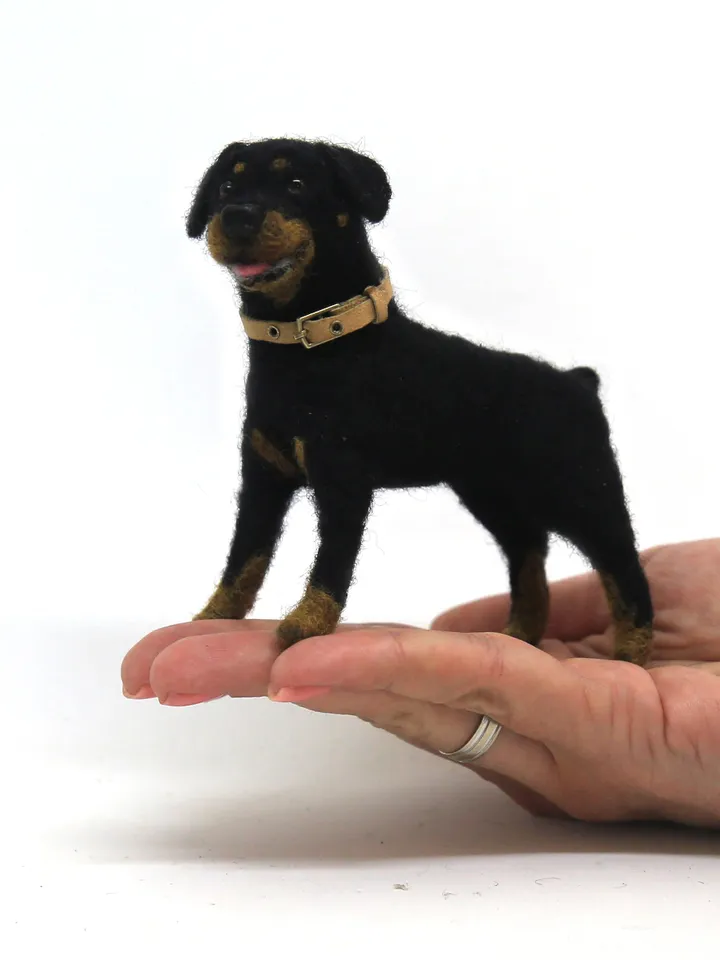 Needle Felting Animals Tutorial Plush Dog Pattern Needle felted Realistic Dog Felt Toy Soft Pet Sculpture Miniature animals Rottweiler Dog