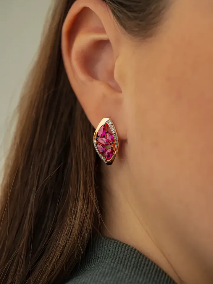 Earrings Silver gold plated 925 assay value with corundum ruby