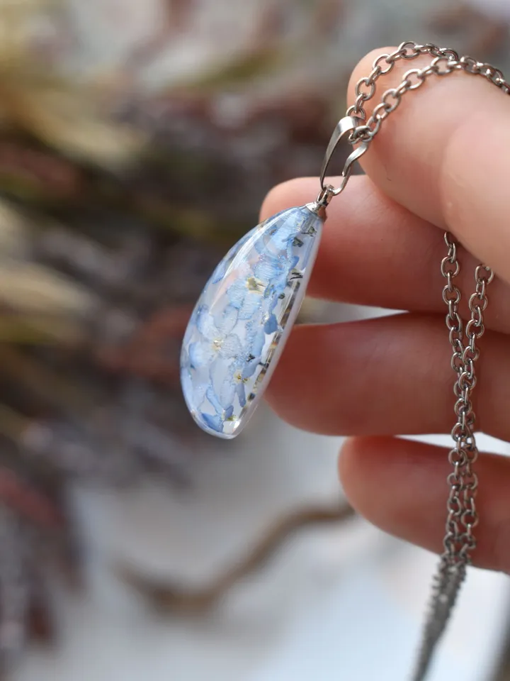 Pendant Forget-me-not in resin. Necklace with real forget-me-nots. Valentine's Day Gift