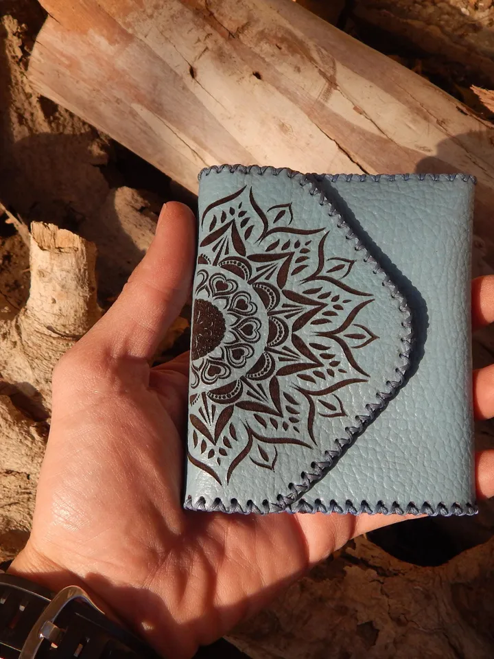 Leather Women Wallet, Handcrafted Bifold Wallet for Women Made from Cowhide Leather, Leather Wallet Women Slim ID Credit Card Wallet.