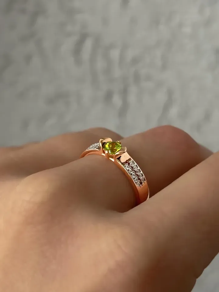 Ring made of 925 silver, jewelry gold women's with natural chrysolite and cubic zirconia