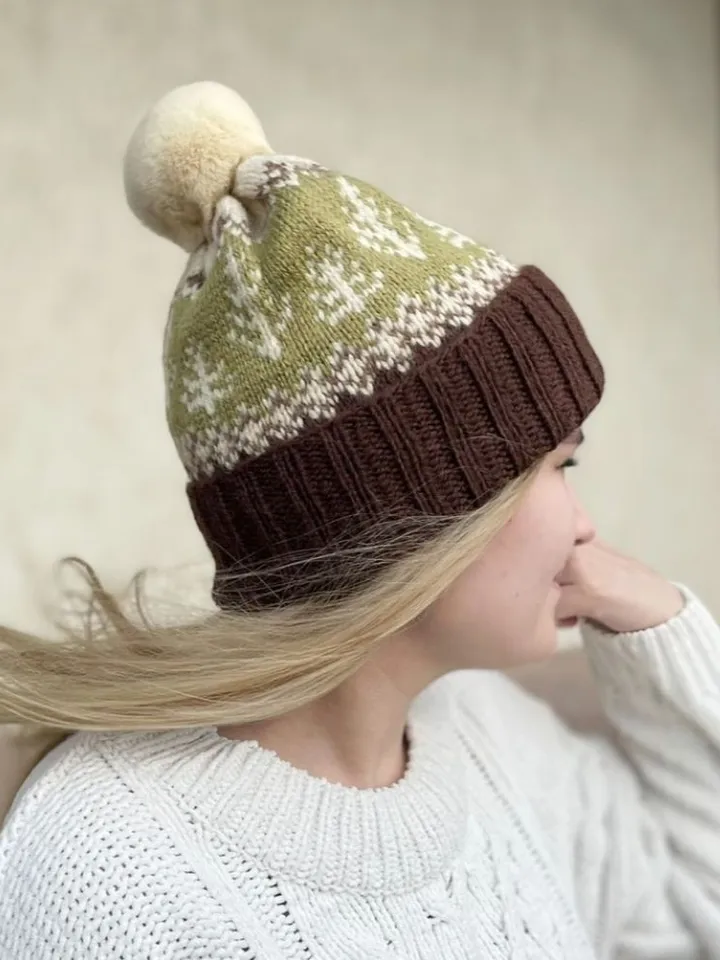 Warm pompom hat
