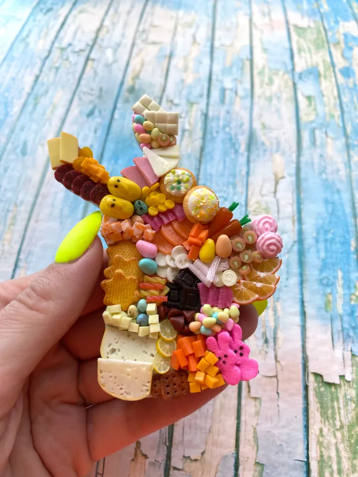 Magnet Miniature Easter Charcuterie Board with Polymer Clay Souvenir